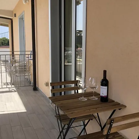 Accomodati - E 4* Marina di Gioiosa Ionica