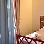 Accomodati - E