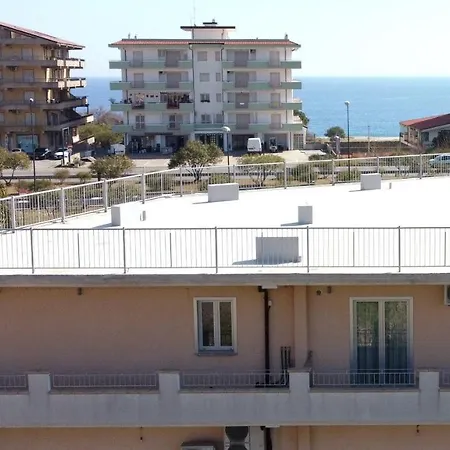Accomodati - E 4* Marina di Gioiosa Ionica