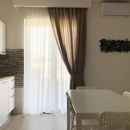 Accomodati - E 4* Marina di Gioiosa Ionica