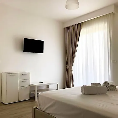 Accomodati - E 4*