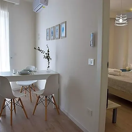 Couette-café Accomodati - E 4*