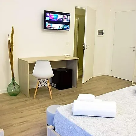 Accomodati - E Couette-café 4*