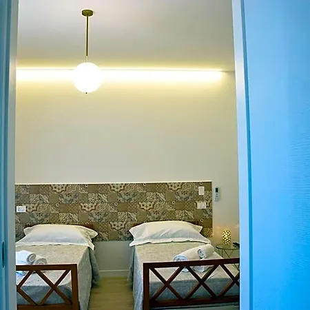 Accomodati - E 4*