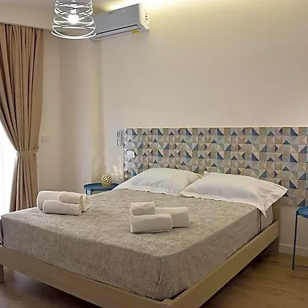 Couette-café Accomodati - E